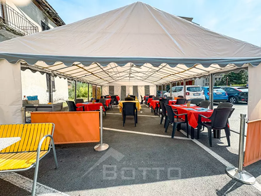 Immagine 17 di Attività commerciale in vendita  in Via Gaetano Zuccone 1 a Quarona