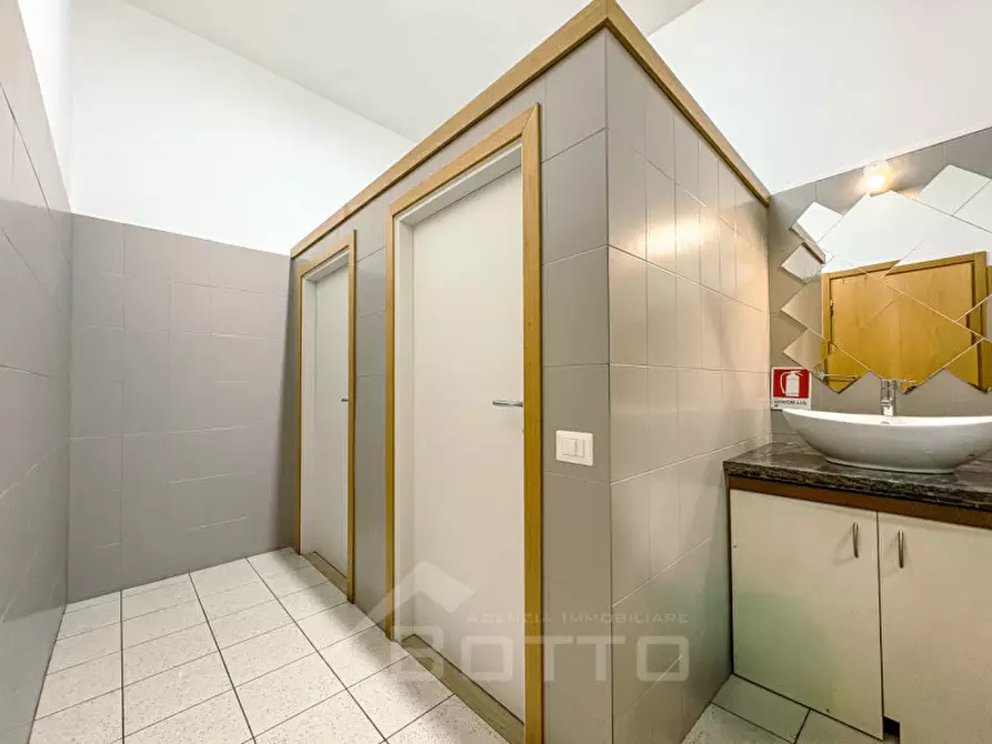 Immagine 20 di Attività commerciale in vendita  in Via Gaetano Zuccone 1 a Quarona