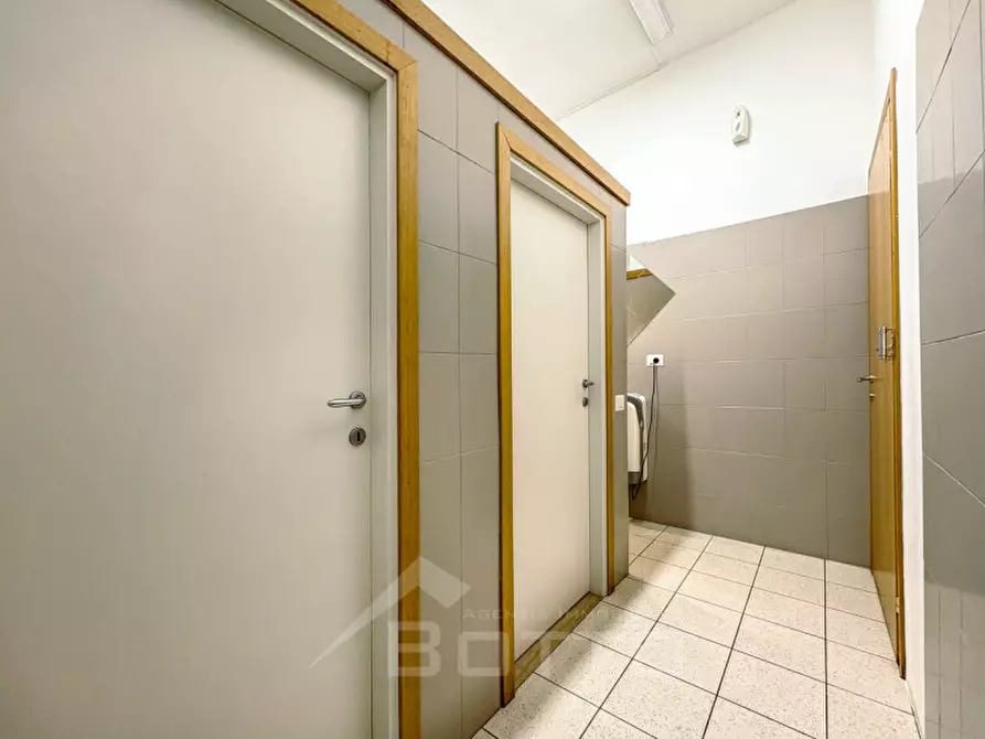 Immagine 21 di Attività commerciale in vendita  in Via Gaetano Zuccone 1 a Quarona