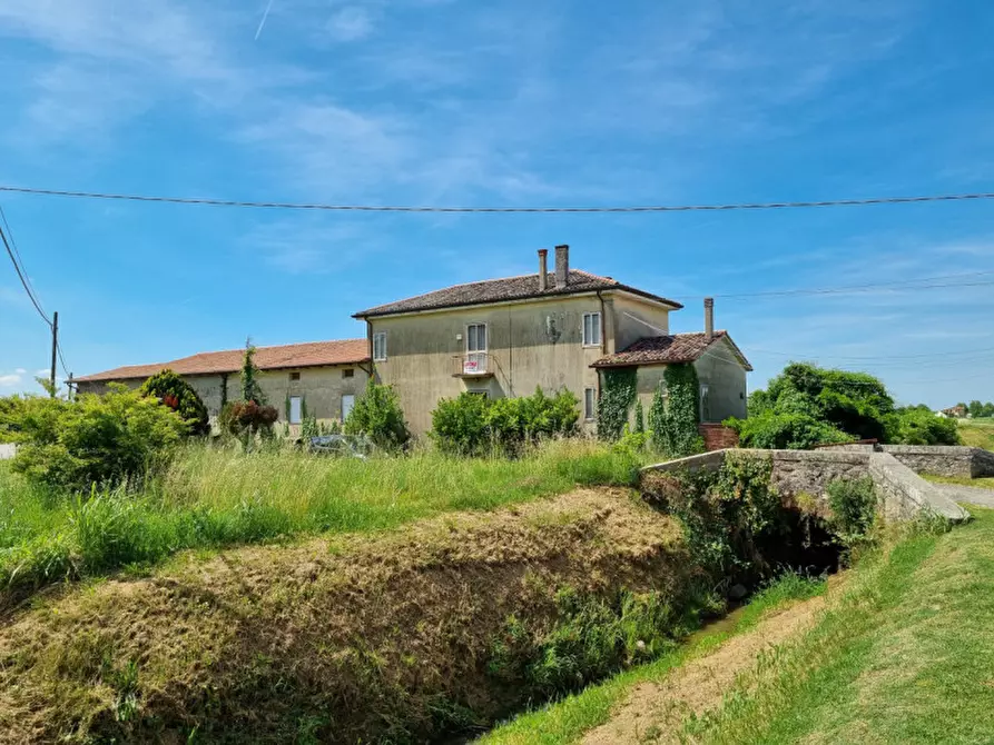 Immagine 1 di Casa indipendente in vendita  in via 28 aprile a Vo