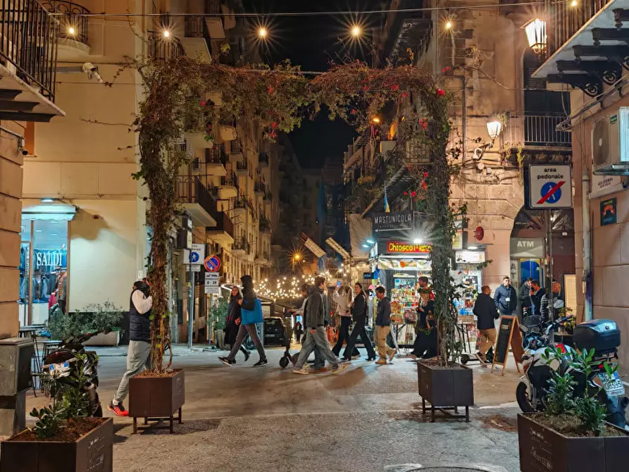 Immagine 11 di Appartamento in vendita  in Via Candelai 39 a Palermo