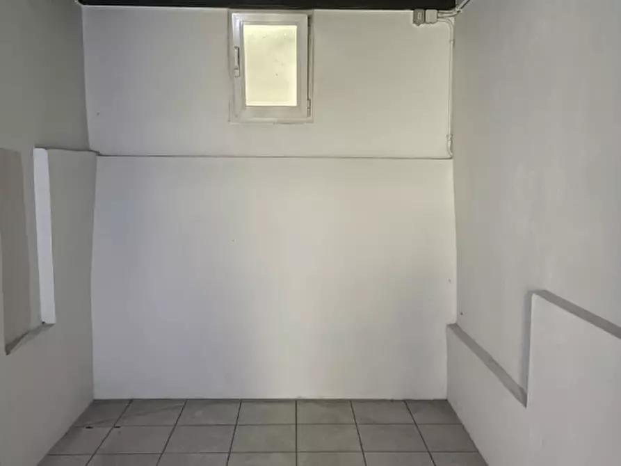 Immagine 5 di Negozio in affitto  a Stra