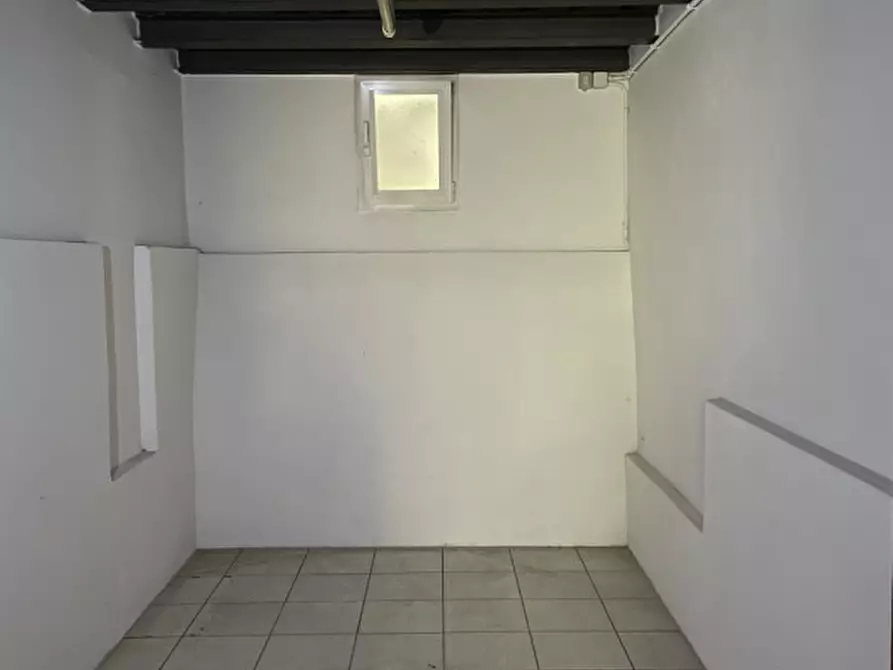 Immagine 6 di Negozio in affitto  a Stra