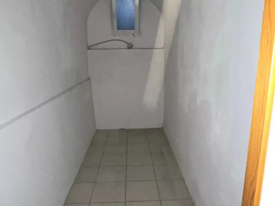 Immagine 9 di Negozio in affitto  a Stra