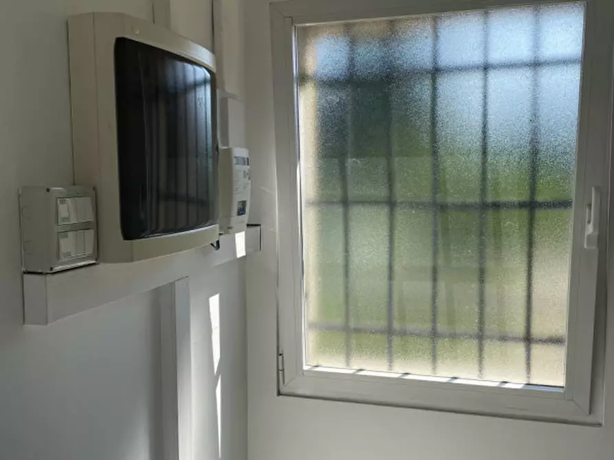 Immagine 11 di Negozio in affitto  a Stra