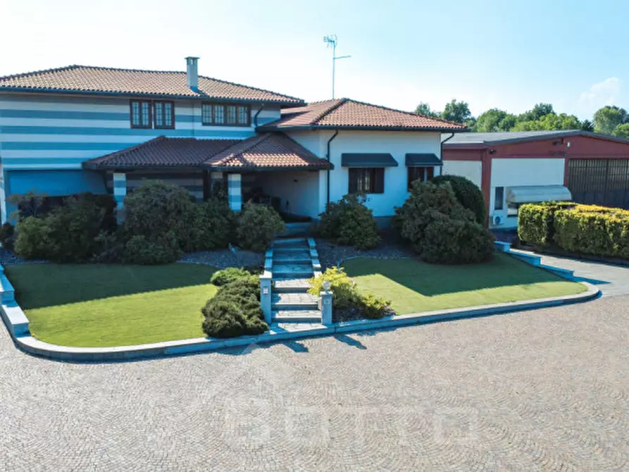 Immagine 1 di Villa in vendita  in Via Gaudenzio Ferrari 93 a Ghislarengo