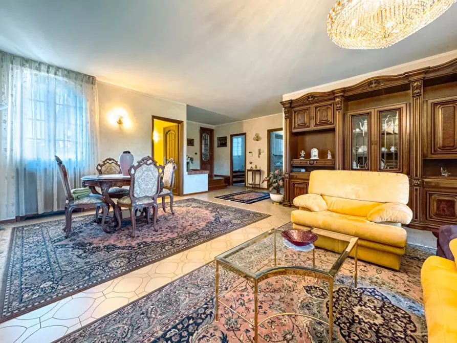 Immagine 30 di Villa in vendita  in Via Gaudenzio Ferrari 93 a Ghislarengo