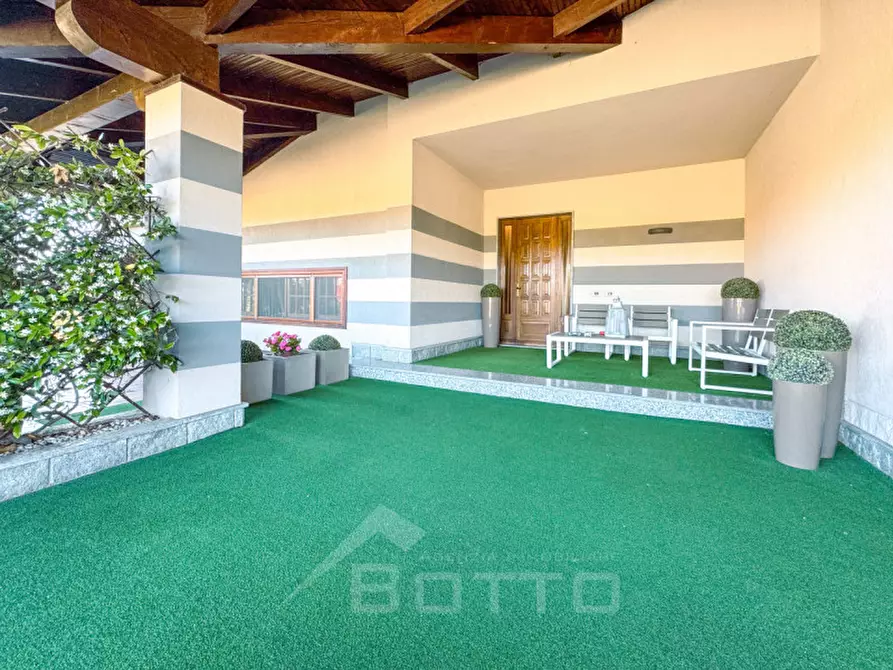 Immagine 47 di Villa in vendita  in Via Gaudenzio Ferrari 93 a Ghislarengo