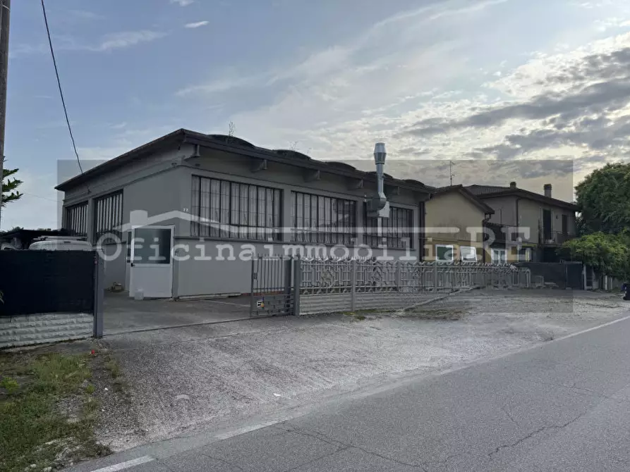 Immagine 1 di Capannone industriale in vendita  in Via Callesette a Fosso'