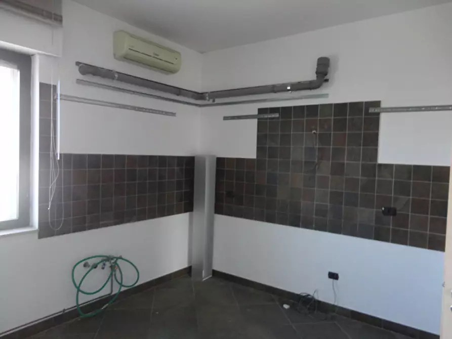 Immagine 10 di Appartamento in vendita  in via x marzo a Modugno