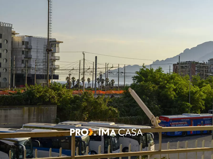 Immagine 1 di Appartamento in vendita  in Via Leonino Vinciprova 32 a Salerno