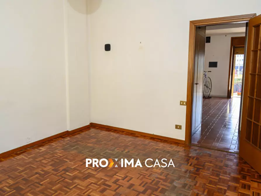 Immagine 9 di Appartamento in vendita  in Via Leonino Vinciprova 32 a Salerno