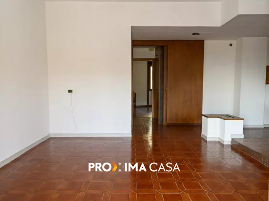 Immagine 11 di Appartamento in vendita  in Via Leonino Vinciprova 32 a Salerno