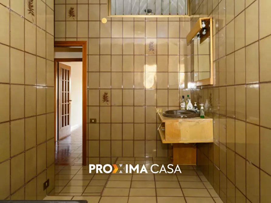 Immagine 19 di Appartamento in vendita  in Via Leonino Vinciprova 32 a Salerno