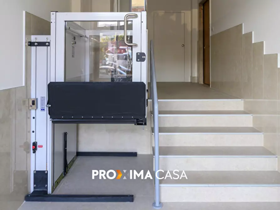 Immagine 30 di Appartamento in vendita  in Via Leonino Vinciprova 32 a Salerno