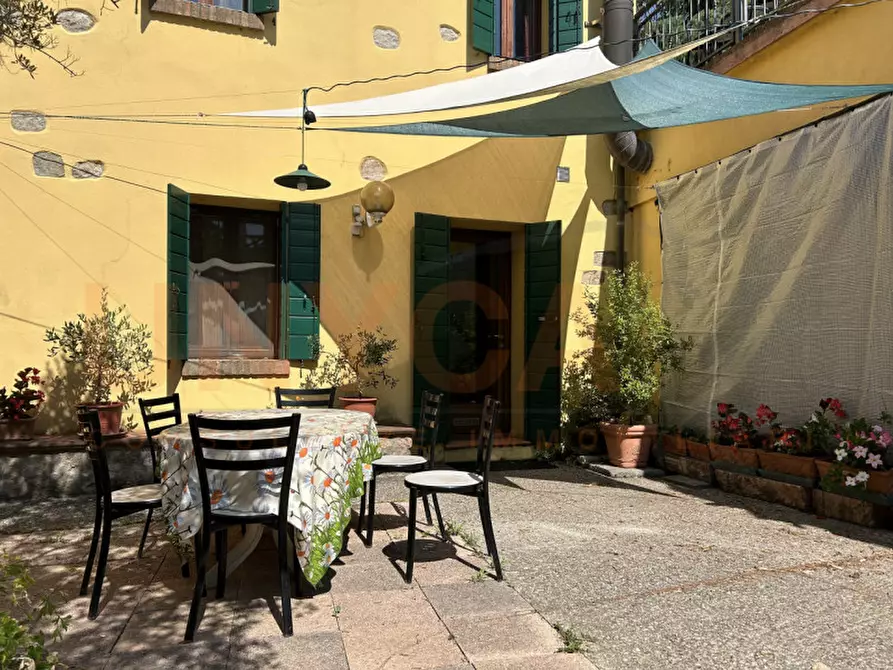 Immagine 48 di Agriturismo in vendita  a Cinto Euganeo