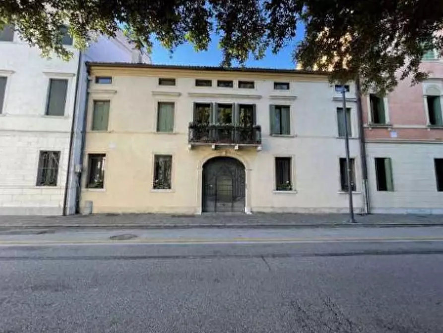 Immagine 1 di Palazzo in vendita  in Via Giuseppe Garibaldi, 82 a Oderzo