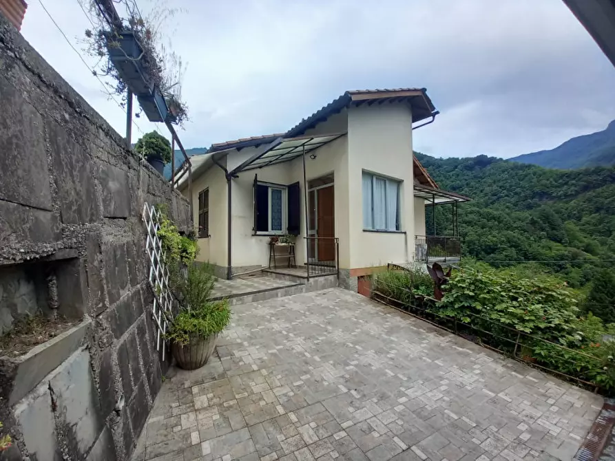 Immagine 1 di Casa indipendente in vendita  in località Cassottana a Favale Di Malvaro