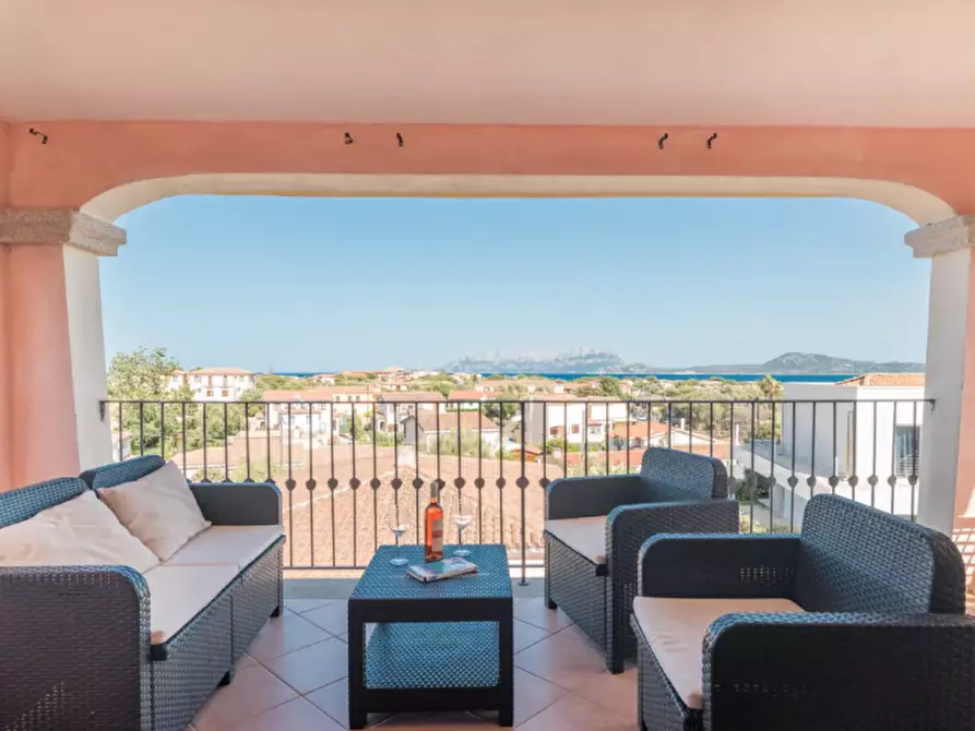 Immagine 3 di Appartamento in vendita  a Olbia