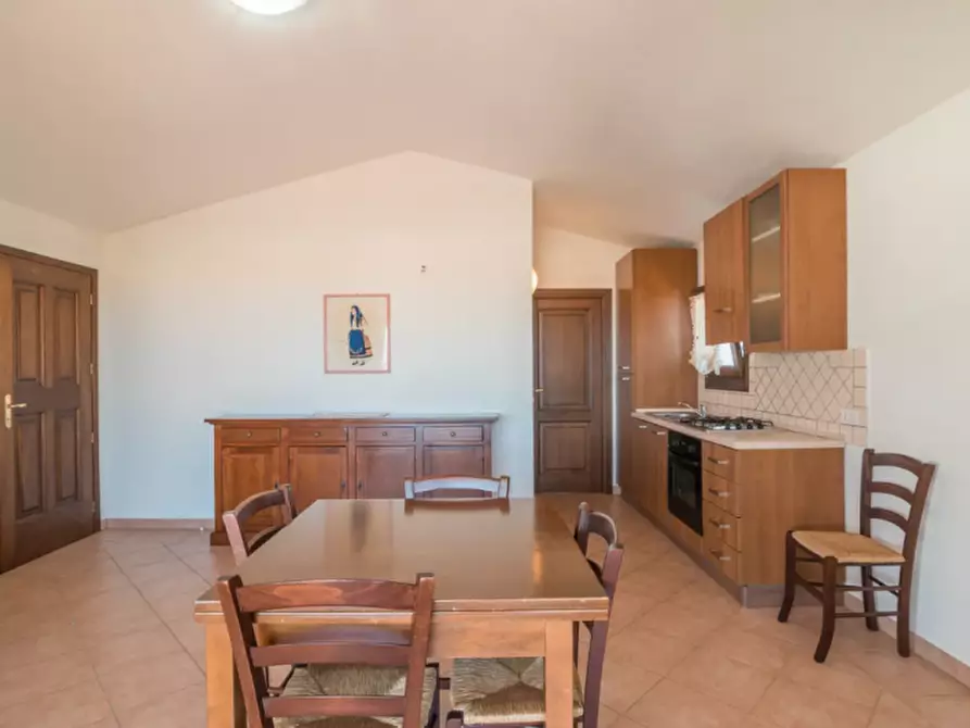 Immagine 10 di Appartamento in vendita  a Olbia