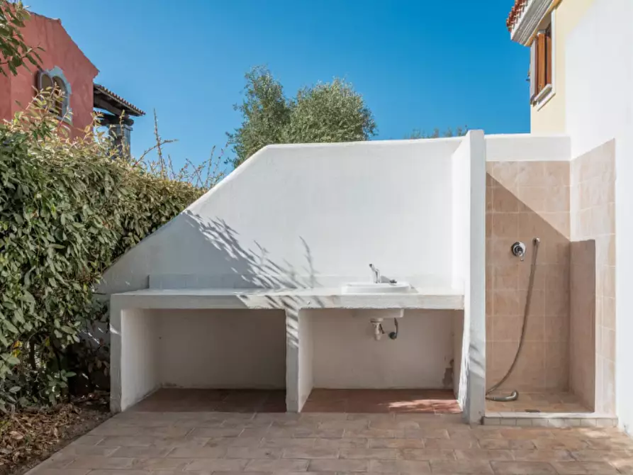 Immagine 17 di Appartamento in vendita  a Olbia