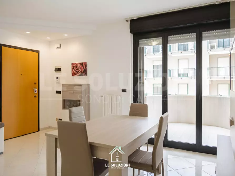 Immagine 6 di Appartamento in vendita  in Via Arturo Toscanini 1/D a Putignano