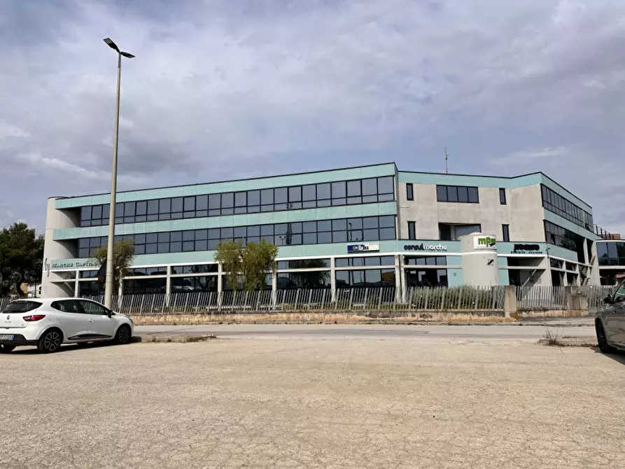 Immagine 1 di Ufficio in vendita  in Via Thomas Edison a Ancona