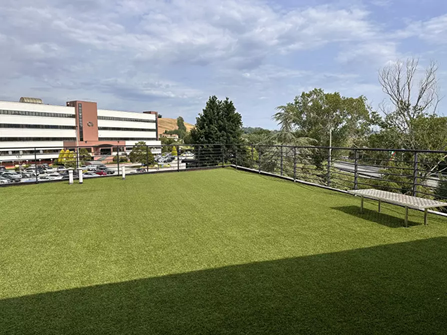 Immagine 4 di Ufficio in vendita  in Via Thomas Edison a Ancona