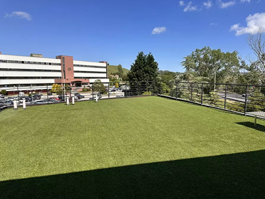 Immagine 7 di Ufficio in vendita  in Via Thomas Edison a Ancona