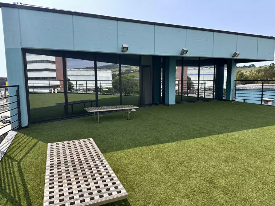 Immagine 9 di Ufficio in vendita  in Via Thomas Edison a Ancona