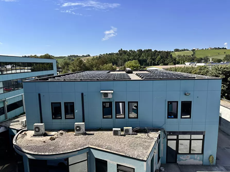 Immagine 26 di Ufficio in vendita  in Via Thomas Edison a Ancona