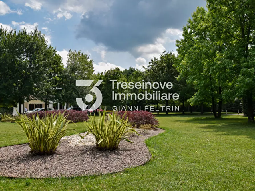 Immagine 3 di Villa in vendita  in Via Postumia Romana a Paese