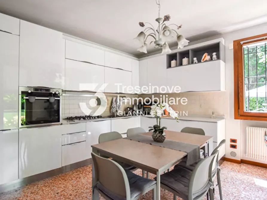 Immagine 14 di Villa in vendita  in Via Postumia Romana a Paese