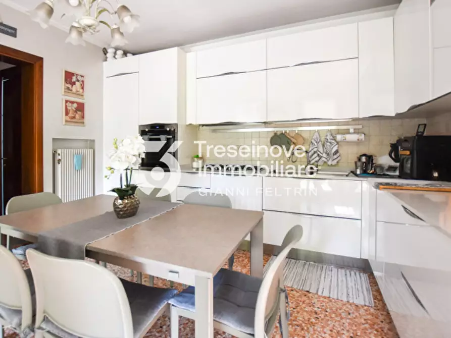 Immagine 15 di Villa in vendita  in Via Postumia Romana a Paese