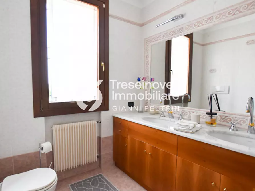 Immagine 25 di Villa in vendita  in Via Postumia Romana a Paese