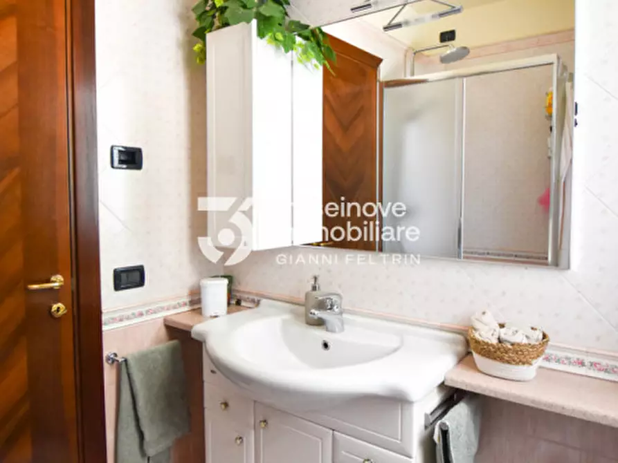 Immagine 45 di Villa in vendita  in Via Postumia Romana a Paese