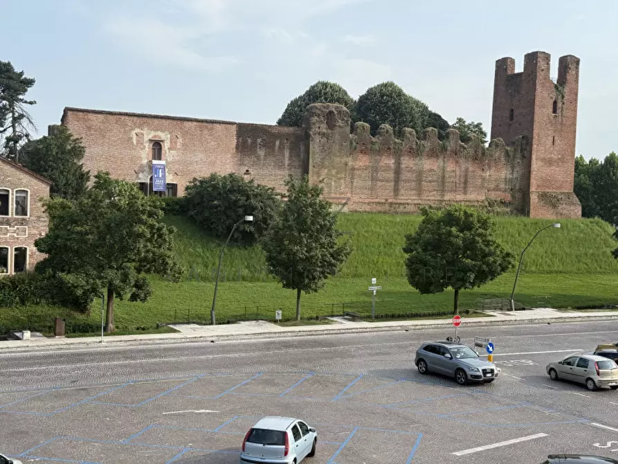 Immagine 2 di Appartamento in affitto  in piazza giorgione a Castelfranco Veneto