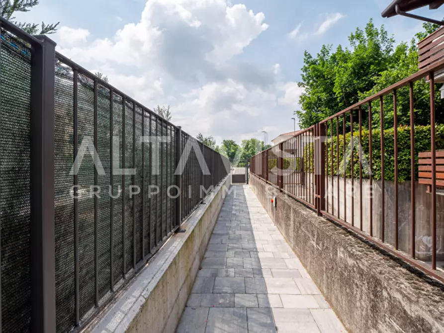 Immagine 3 di Appartamento in vendita  in Via Giovanni Falcone a Rezzato