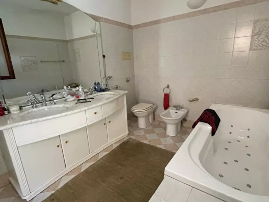 Immagine 10 di Casa bifamiliare in vendita  in via San Pio X a Loreggia