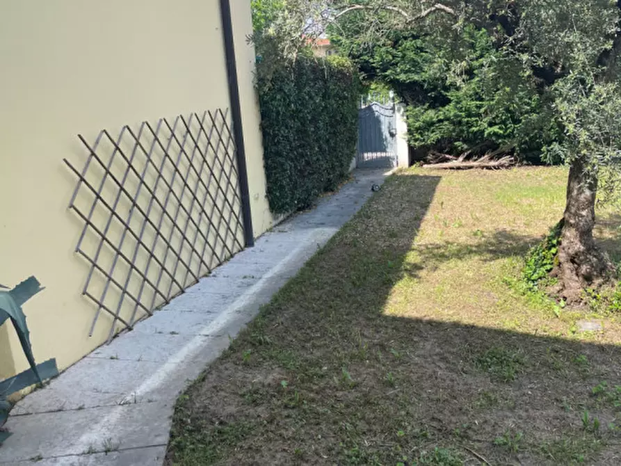 Immagine 12 di Casa bifamiliare in vendita  in via San Pio X a Loreggia