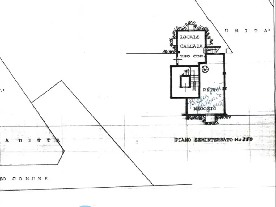 Immagine 5 di Negozio in vendita  in Viale Stazione a Montegrotto Terme