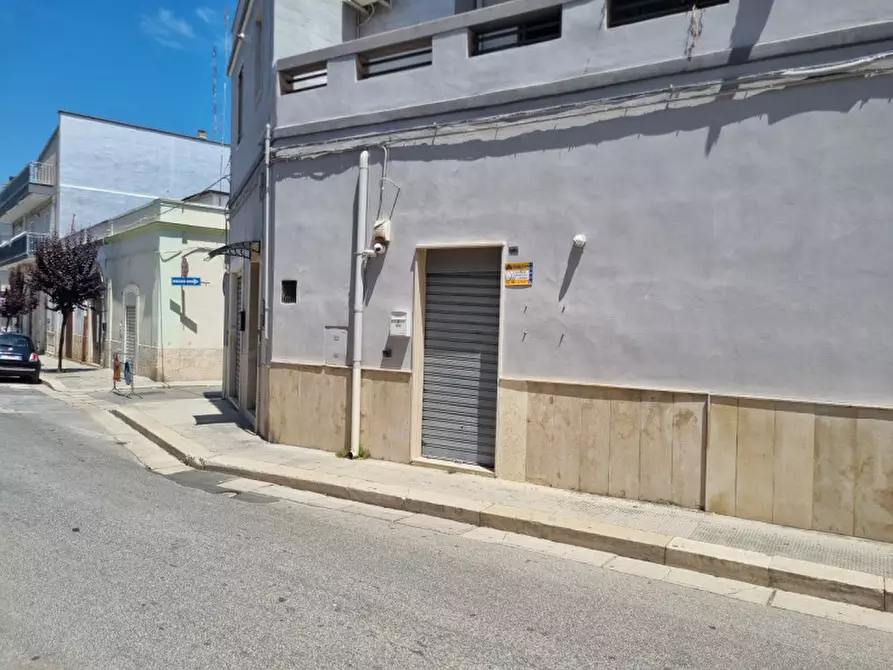 Immagine 1 di Negozio in vendita  in Via XX Settembre a Modugno