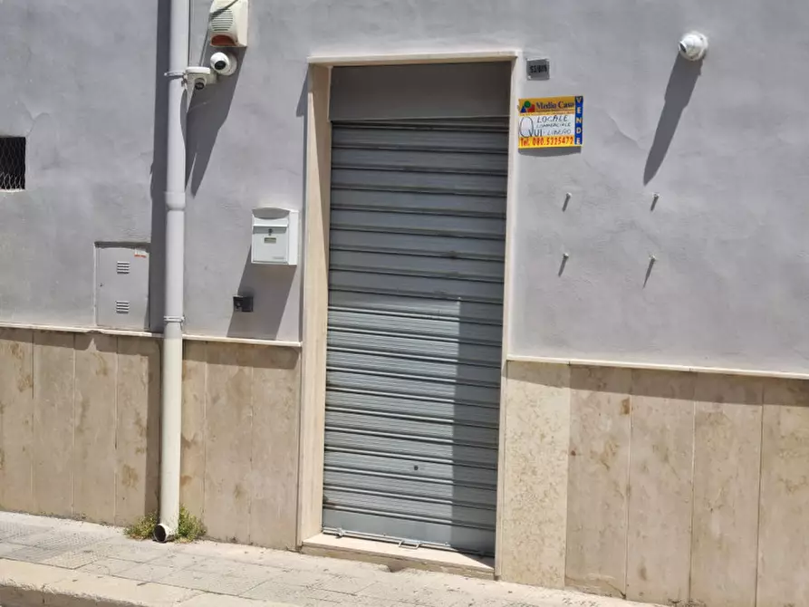 Immagine 2 di Negozio in vendita  in Via XX Settembre a Modugno