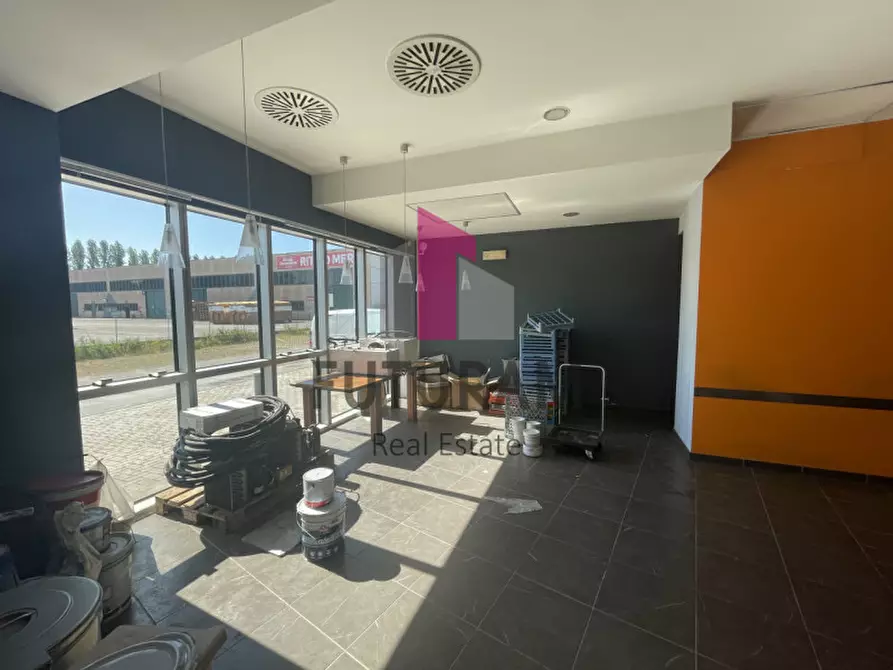 Immagine 9 di Negozio in affitto  a Pianiga