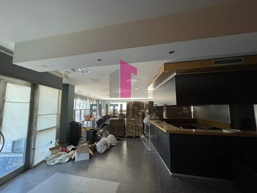 Immagine 12 di Negozio in affitto  a Pianiga