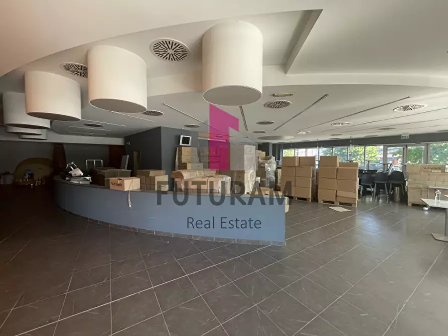 Immagine 4 di Negozio in vendita  a Pianiga