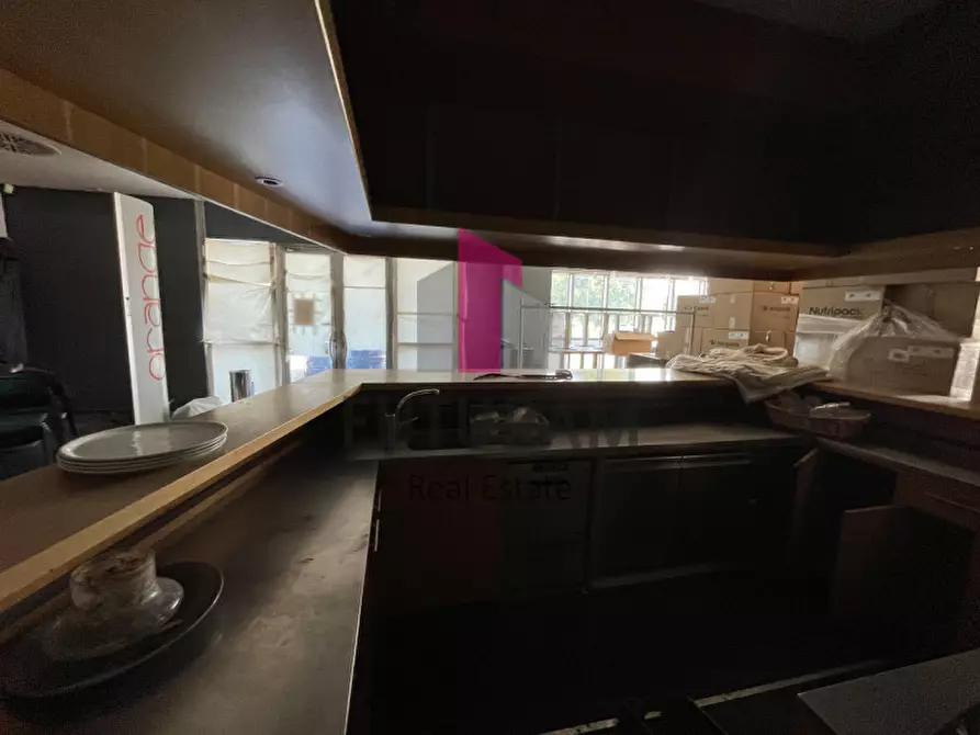 Immagine 10 di Negozio in vendita  a Pianiga