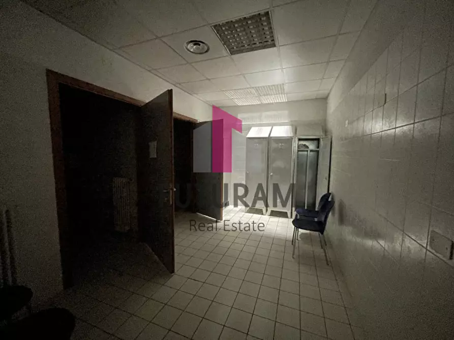 Immagine 15 di Negozio in vendita  a Pianiga