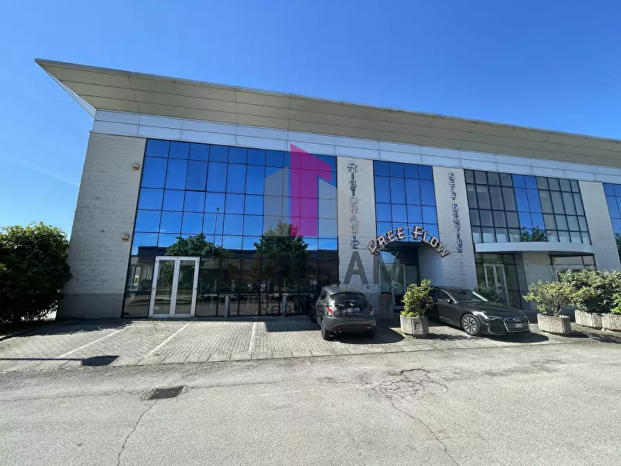 Immagine 35 di Negozio in vendita  a Pianiga