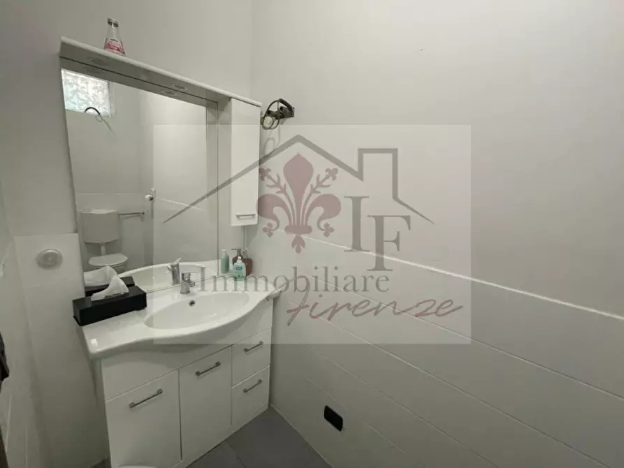 Immagine 12 di Negozio in vendita  in Via Mugello a Firenze